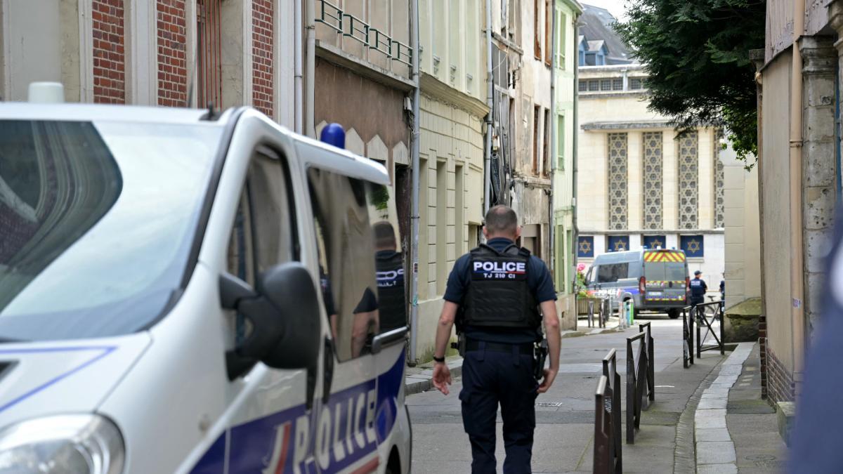 Francia: Policía mata a hombre armado que intentó prender fuego a sinagoga en Rouen