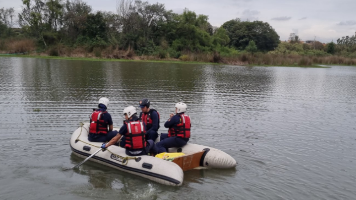 Dos jóvenes se lanzan al río Bogotá para evitar robo: uno se salvó y el otro se encuentra desaparecido