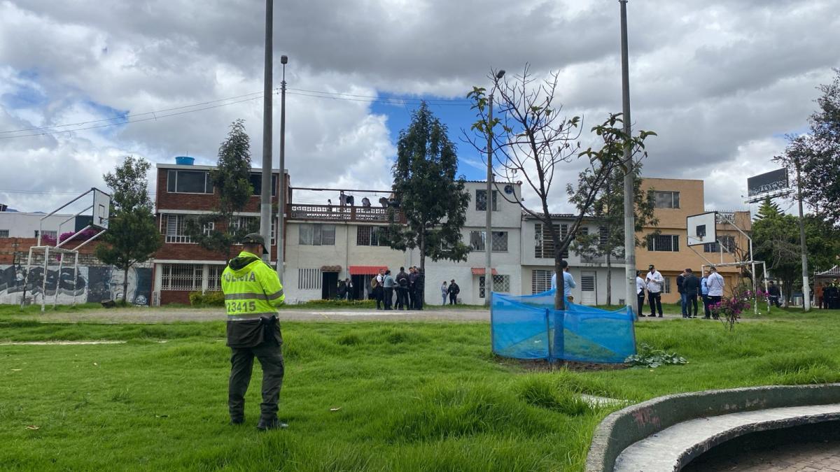 Consternación en Bogotá por hallazgo de familia muerta en una casa: ¿quién es el señalado autor del crimen? – El Tiempo 