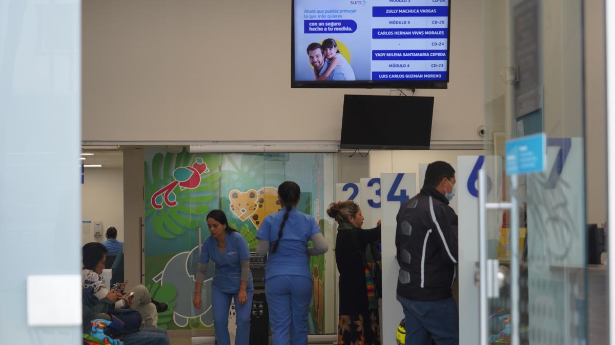 ¡Alerta Roja en el Sistema de Salud Colombiano! EPS al Borde del Colapso Financiero Amenazan la Atención Médica