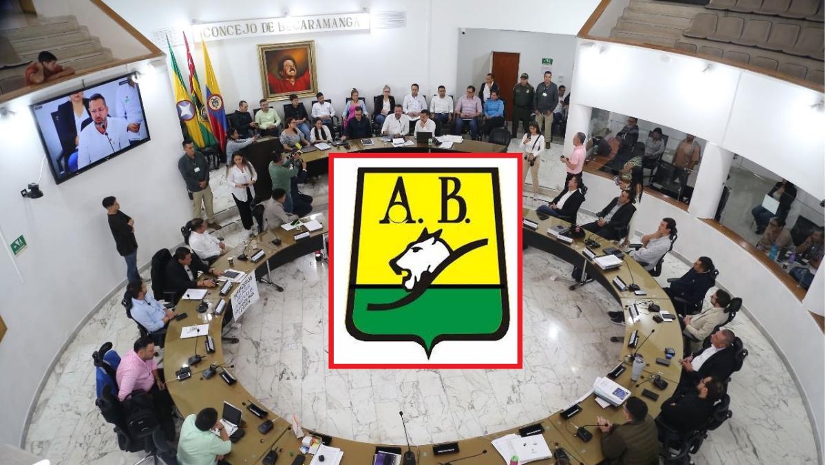 Genel kurul oturumunda meclis üyesi, Atlético Bucaramanga'nın Santa Fe'ye karşı oynadığı finali izlemek için ücretsiz bilet istedi.