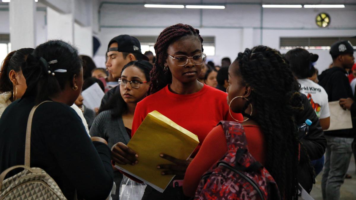 La historia de migrantes y afrodescendientes que acudieron por empleo entre 2.000 vacantes en Cali 