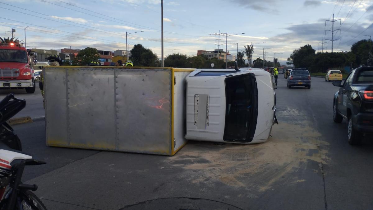 EN VIVO | Movilidad en Bogotá: se retira camión volcado en la Autopista Norte y se regula el flujo vehicular 