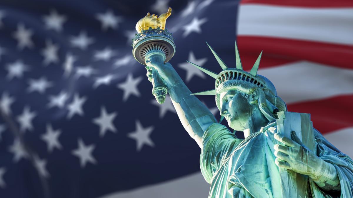 Nueva York extendió este programa que beneficia a ciertos migrantes