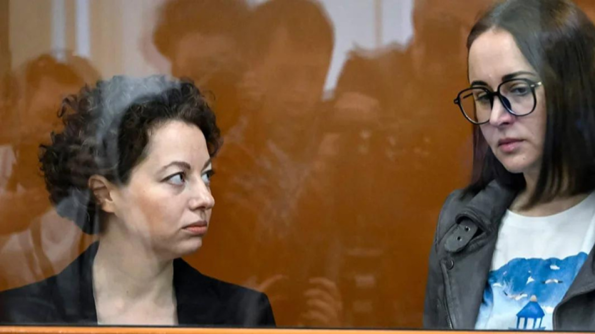Fiscal ruso pide seis años de prisión para dos artistas acusadas de terrorismo por atacar una obra de teatro