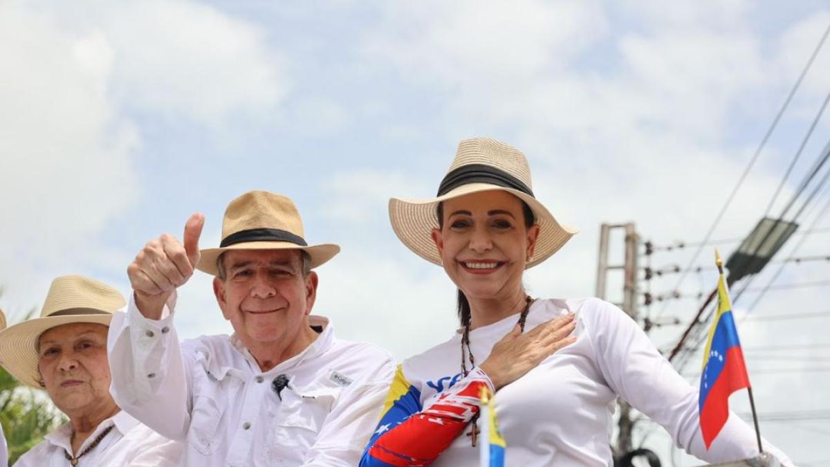 ‘La única manera de que Maduro pueda quedarse en el poder en Venezuela es a la fuerza, los votos no los tiene’: María Corina Machado