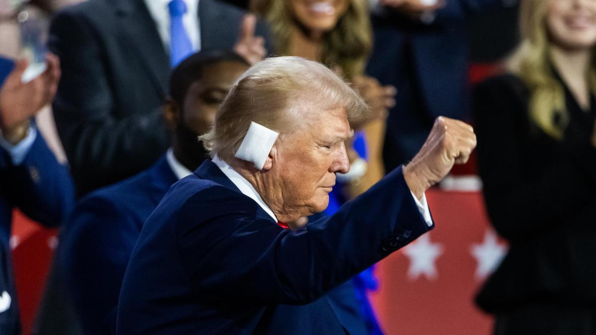Video: Donald Trump reaparece con la oreja vendada ante los republicanos tras confirmar su candidatura en Milwaukee