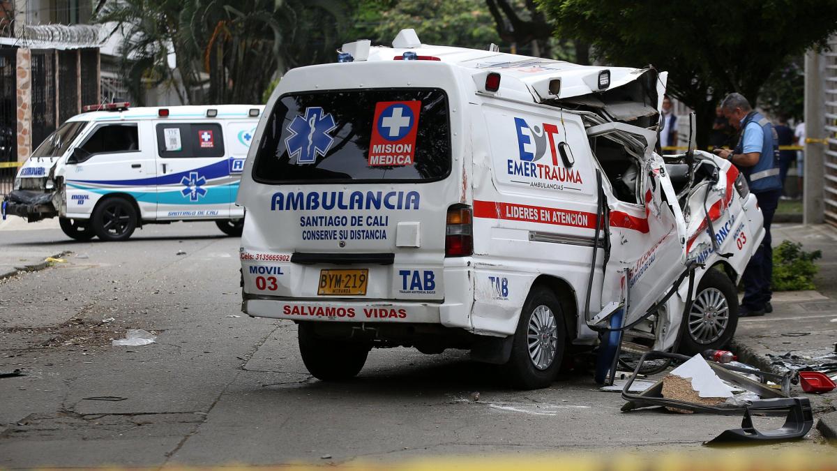 No cesa la ‘guerra entre ambulancias’ en Cali: van 14 accidentes y dos personas murieron en lo que va de 2024 