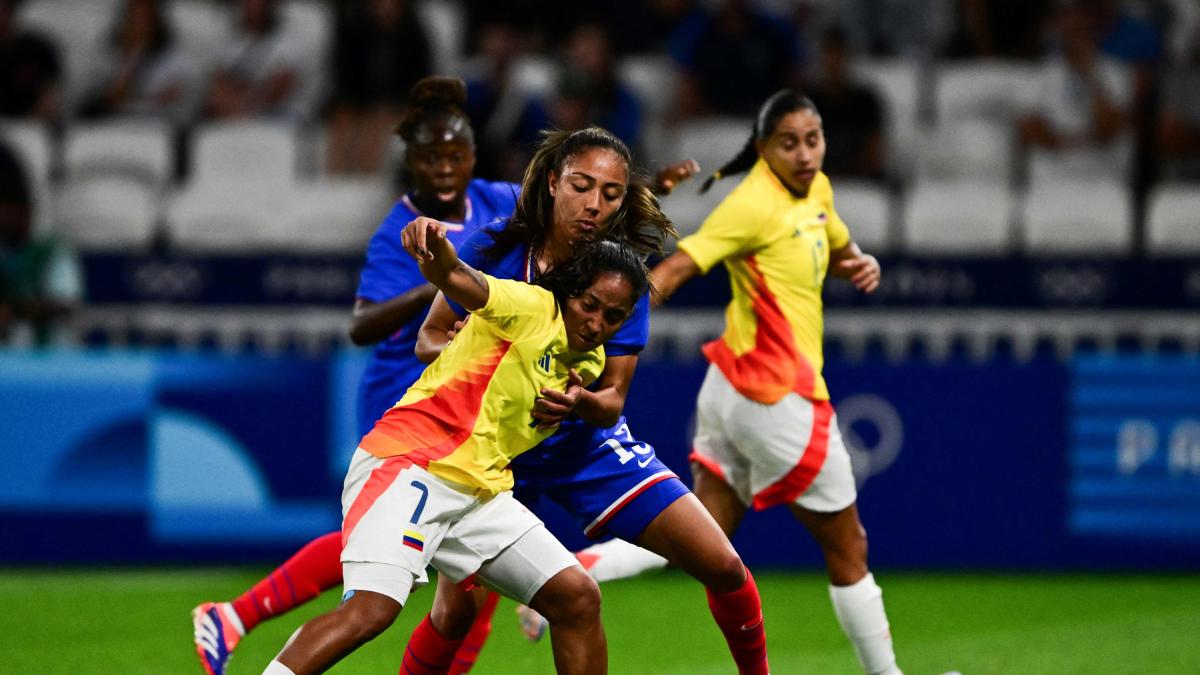 L’équipe féminine colombienne a trébuché lors de ses débuts olympiques, tombant face à la France