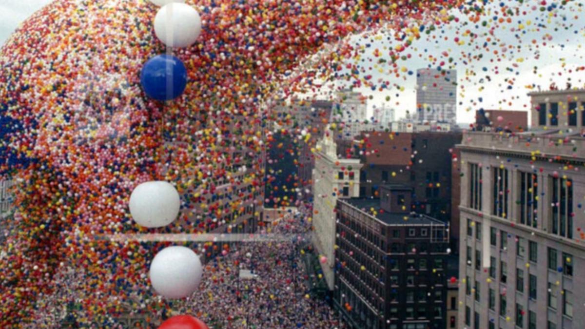 Lanzaron casi 2 millones de globos para romper el Guinness en EE. UU. y sucedió una tragedia
