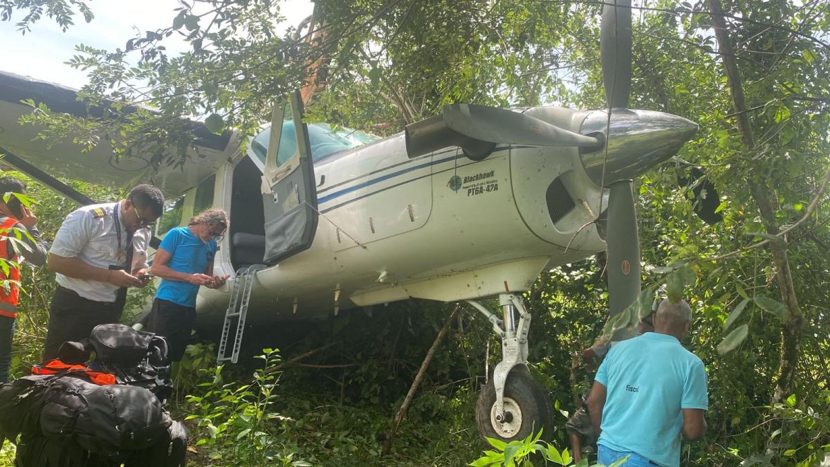 Susto en Bahía Solano por avioneta que se salió de la pista con personal de la Aerocivil a bordo