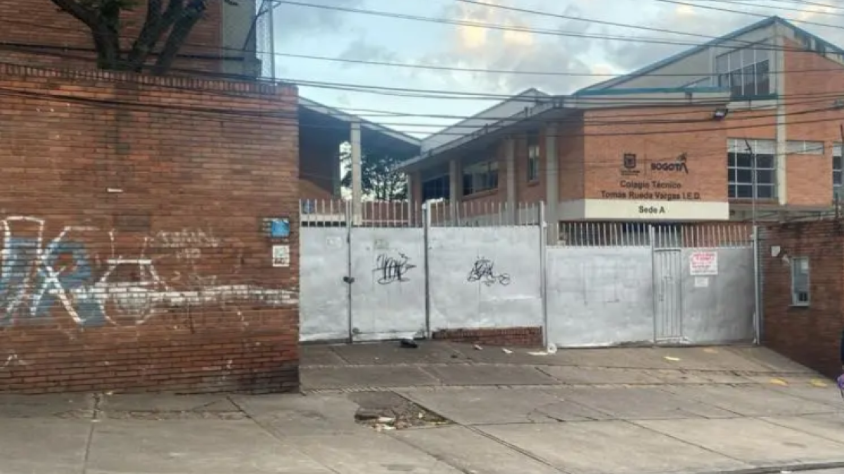 Estudiante fue apuñalado cerca de su colegio en Bogotá: padres critican respuesta de las autoridades y Secretaría responde 