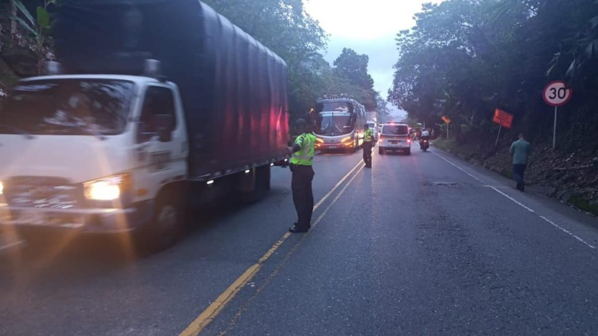 Invías anuncia acuerdo con las comunidades que bloquearon la autopista Medellín – Bogotá 