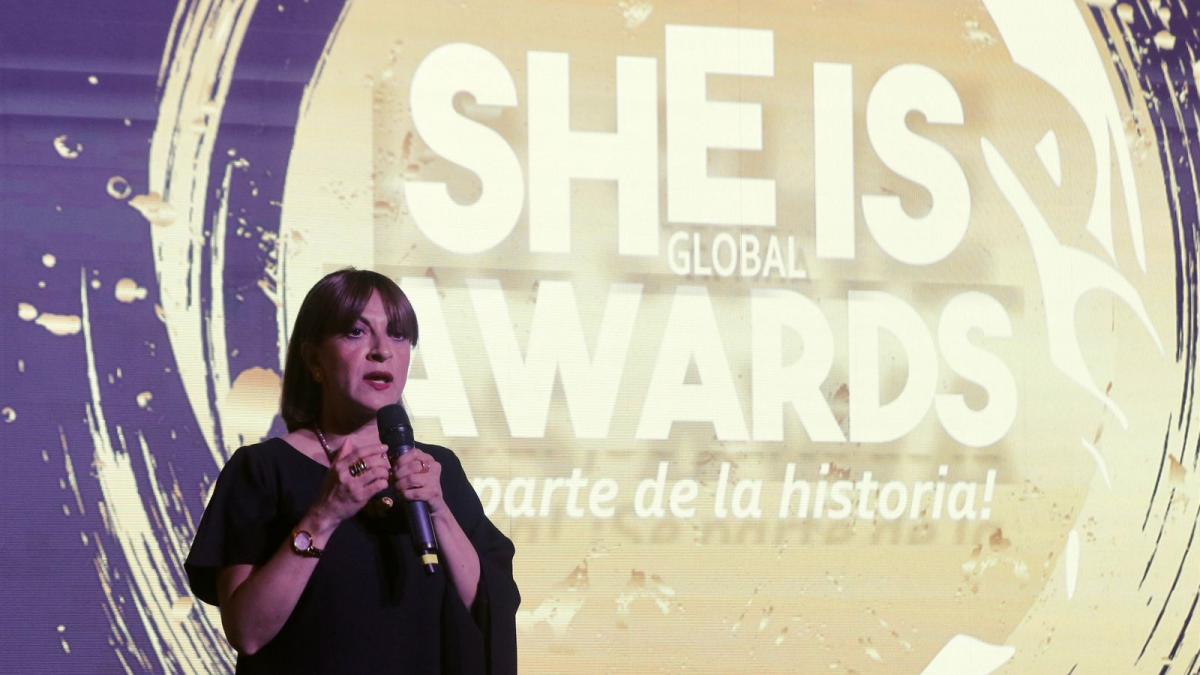 Jineth Bedoya es reconocida con el premio Trayectoria de vida en el She is Global Forum 2024 en Medellín 