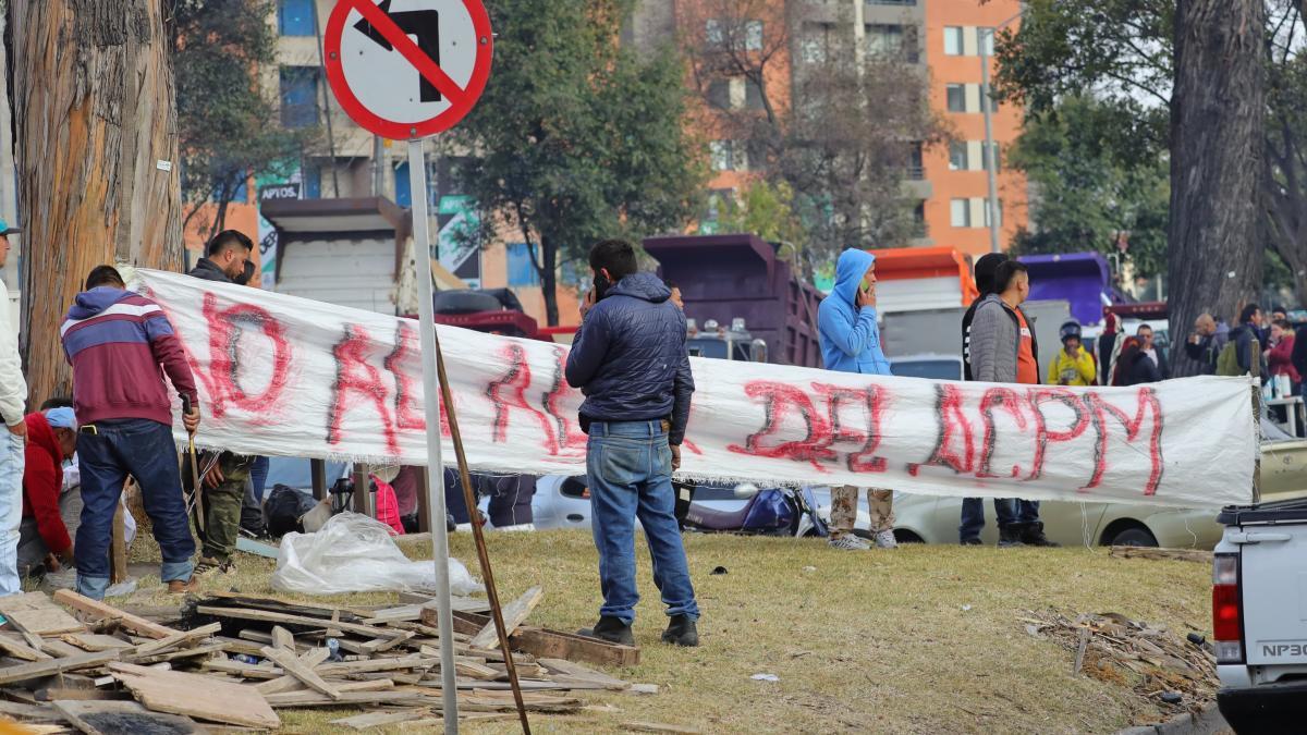 EN VIVO paro de camioneros en Bogotá |Motociclistas se unen a manifestaciones; hay más de 25 estaciones de TransMilenio sin operación 