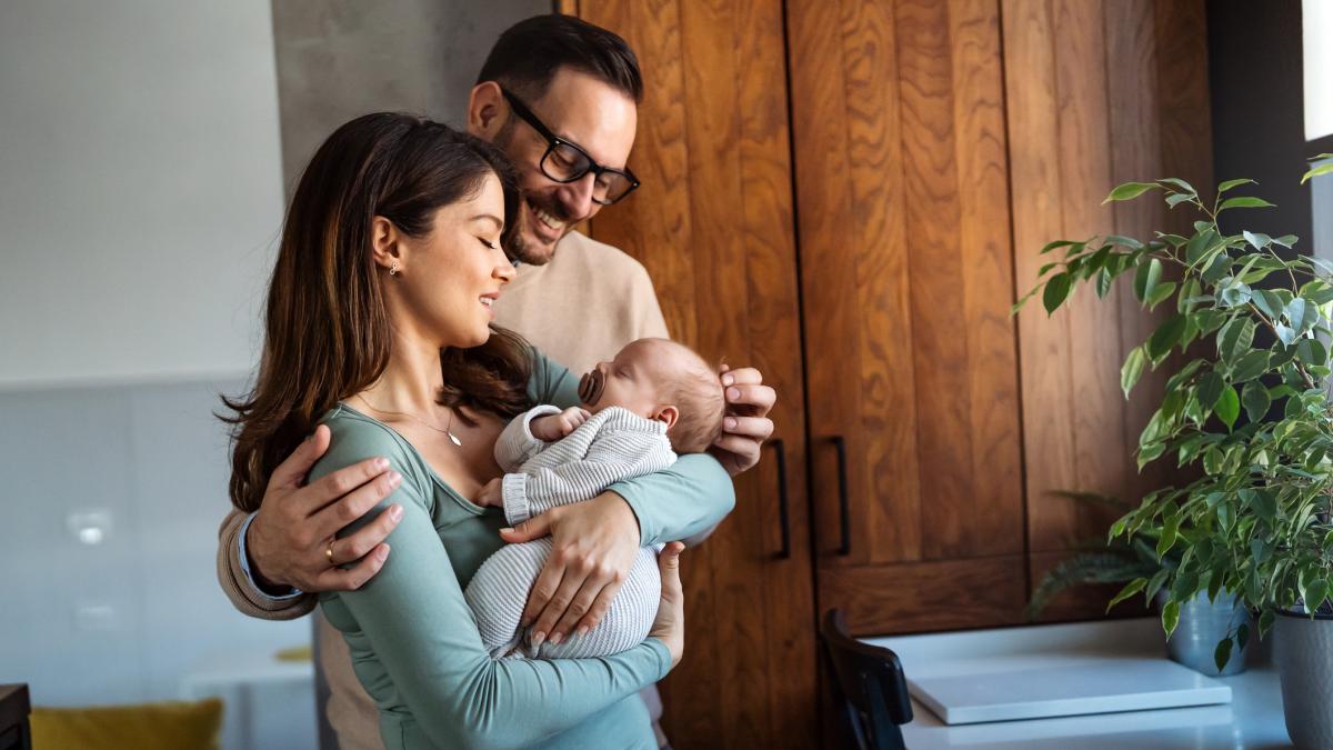 Reforma laboral: Licencia para los padres en Colombia será de cuatro semanas