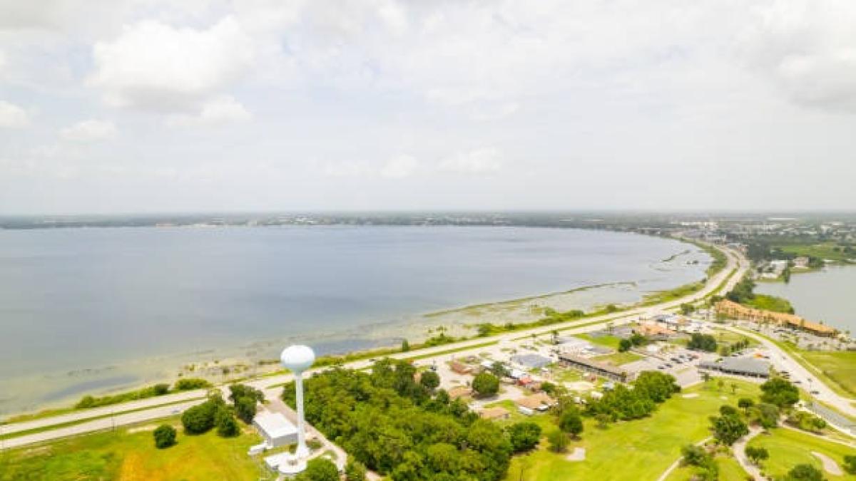 El pueblo de Florida con paisajes hermosos e ideal para los amantes de las carreras