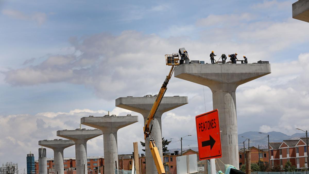 Bogotá: alcalde Carlos Fernando Galán anunció la llegada de los 120 kilómetros de rieles para las obras del Metro a finales de octubre 