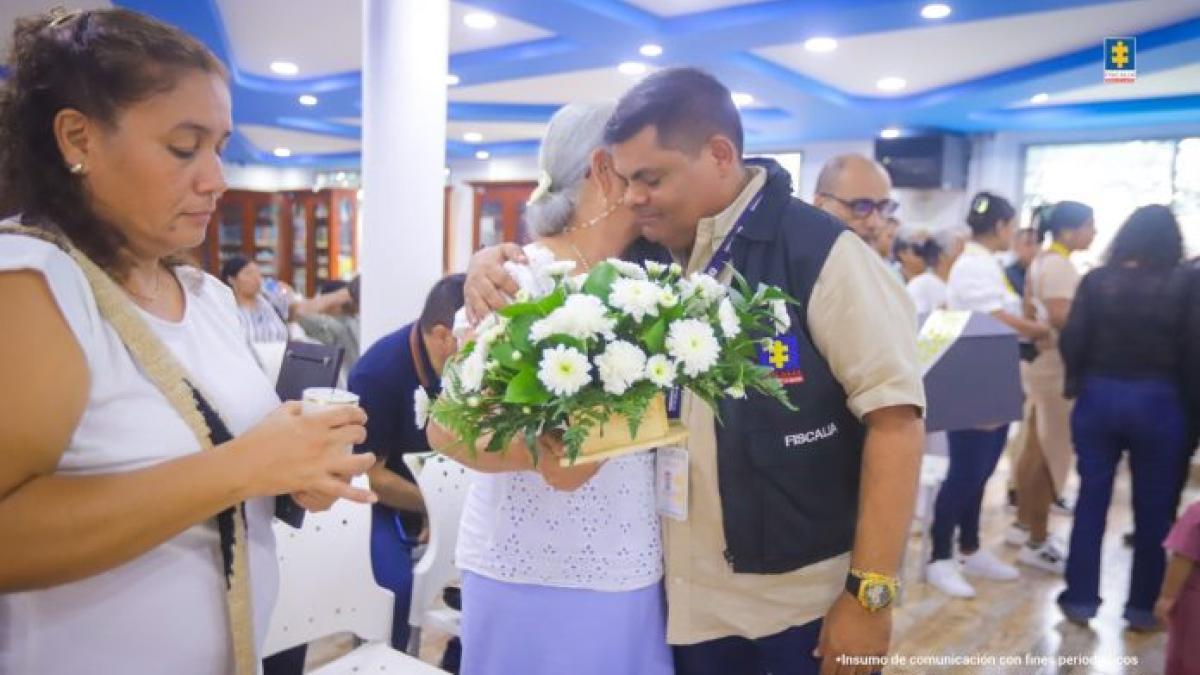 Por medio de sentida ceremonia entregaron restos de hombres que habían sido reportados desaprecidos a manos de las AUC y las Farc