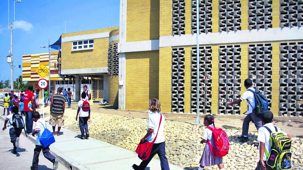 El calor afecta el rendimiento en las aulas : la propuesta de un ingeniero para combatir las altas temperaturas en los colegios rurales del Caribe