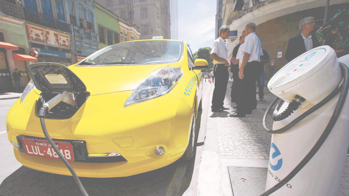 ¿Baja el voltaje de los eléctricos?