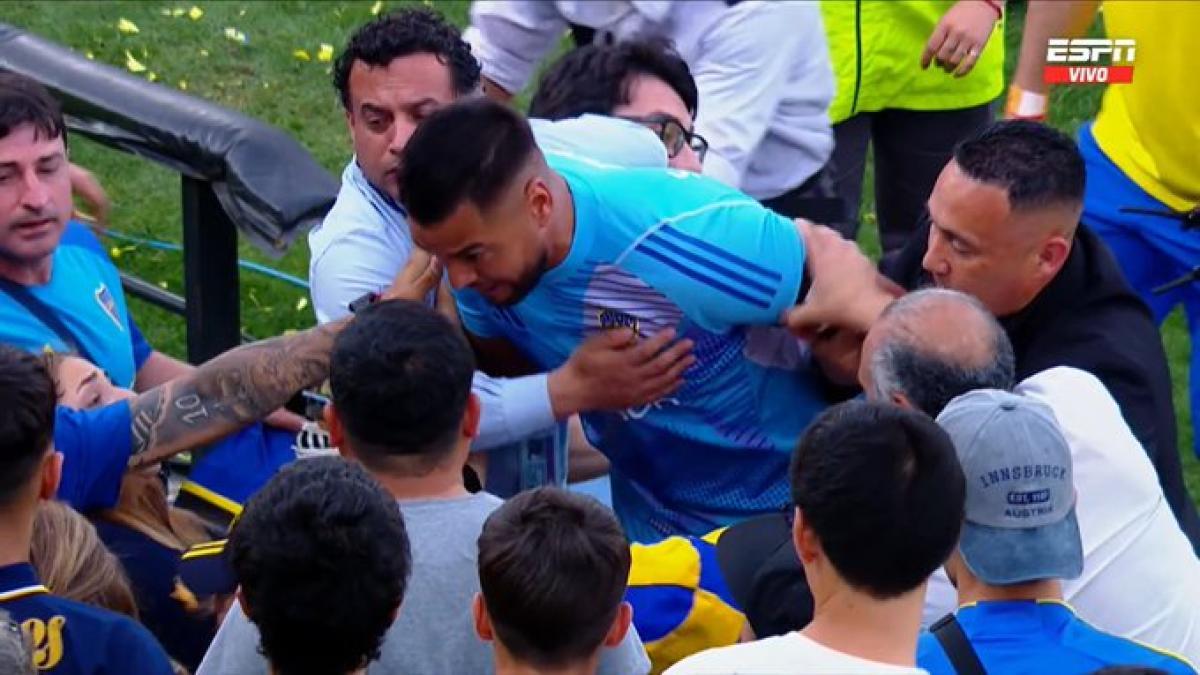 Boca vs. River terminó en escándalo: arquero Chiquito Romero, como los uruguayos contra Colombia, fue a pelear con los hinchas; video