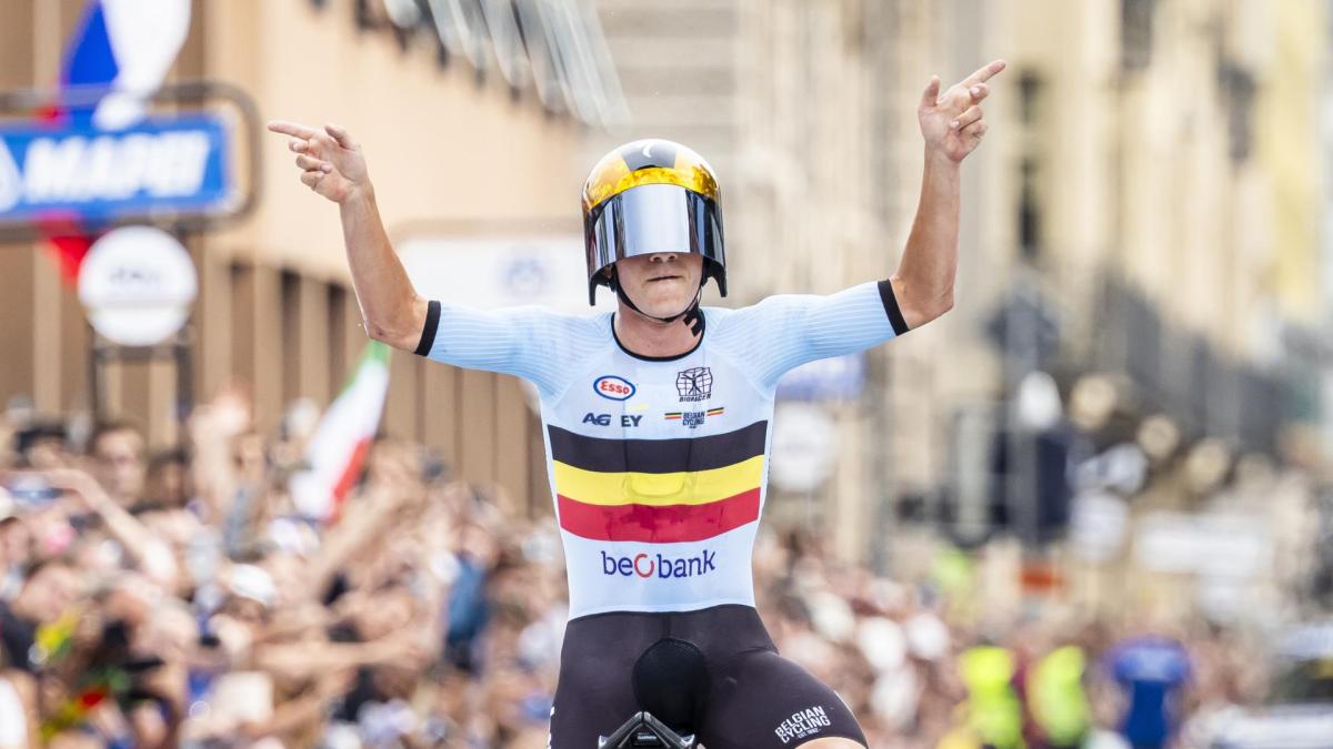 Remco Evenepoel defendió la corona y se coronó campeón mundial en contrarreloj: así le fue al colombiano en la prueba