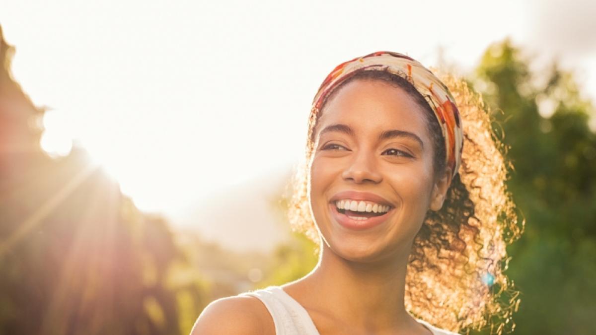 ¿Qué es el Jomo, la tendencia que se hace viral para bajarle al estrés y cuidar la salud mental?