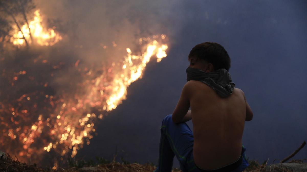 Quito, en llamas: autoridades investigan la causa de los incendios forestares que ponen en alerta a la capital de Ecuador