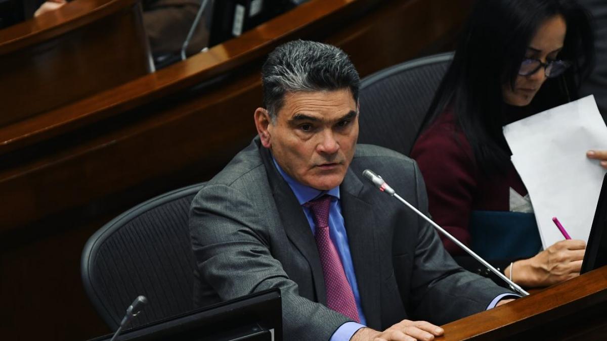 ¿Quién se quedará con la 'poderosa' secretaría del Senado tras salida de Gregorio Eljach?