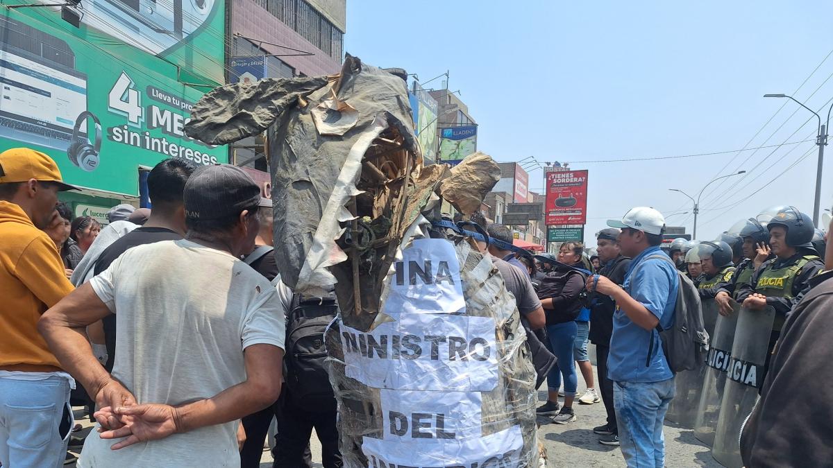 Lima afronta una paralización del transporte público en protesta por las extorsiones