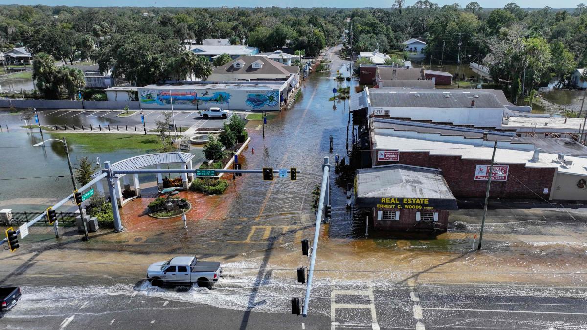 El huracán Helene deja al menos 33 muertos y provoca inundaciones 'históricas y catastróficas' en Estados Unidos