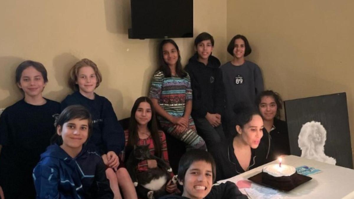 Así luce hoy Natalie Suleman, la mujer estadounidense con octillizos que marcó la historia: ya es abuela