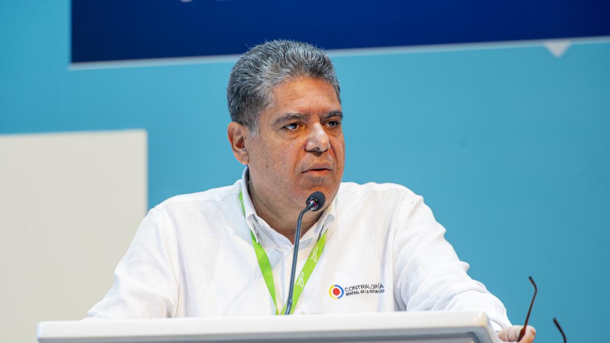 Contraloría advierte preocupaciones por el presupuesto de 2025 que será expedido por el presidente Petro