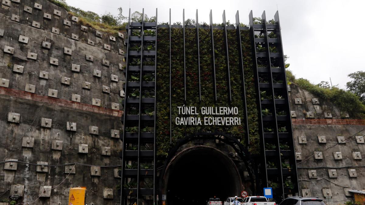 Un recorrido por las entrañas del Túnel del Toyo, el más largo del país que lleva un año excavado y que no ha podido utilizarse