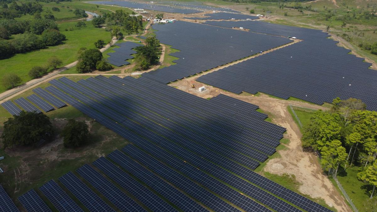 Ecopetrol inauguró una granja solar en La Cira Infantas, el campo petrolero más antiguo de Colombia