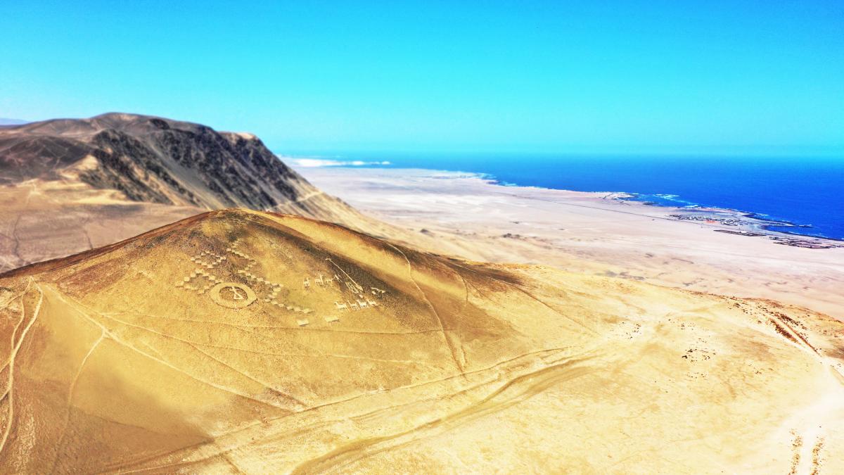 Pilotos de motocicletas, jeeps, cuatrimotos y buggies todo terreno arruinan antiguos geoglifos en desiertos de Chile