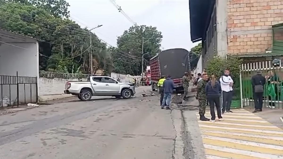 Investigan extraña muerte de un soldado luego de un accidente con camioneta en Socorro, Santander: Ejército se pronunció