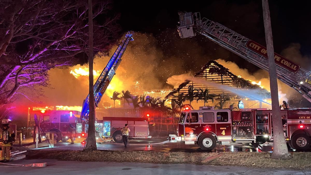 El famoso restaurante de Florida que se incendió el día de su reapertura