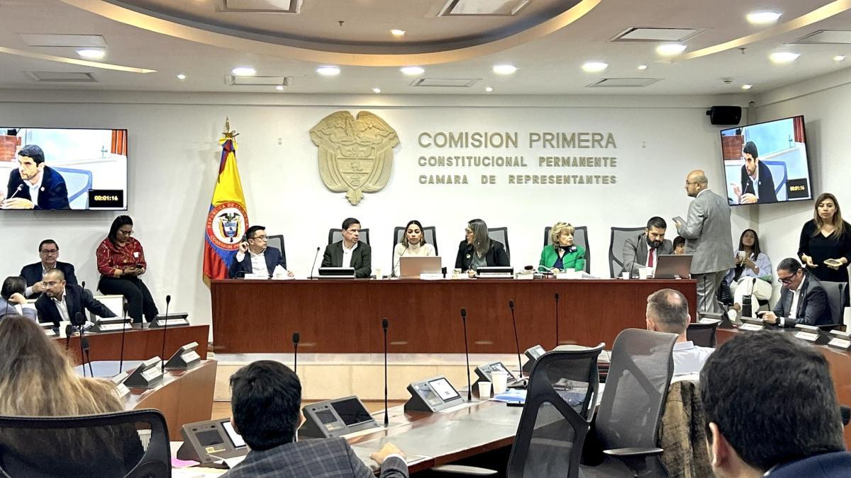 Comisión Primera de la Cámara aprueba ponencia positiva de la reforma política; ahora se viene el pulso por el articulado