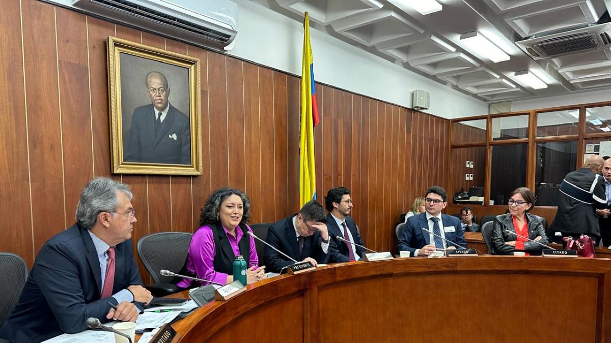 Las alertas de Angélica Lozano sobre la reforma constitucional que 'podría poner en riesgo la sostenibilidad fiscal de Colombia'