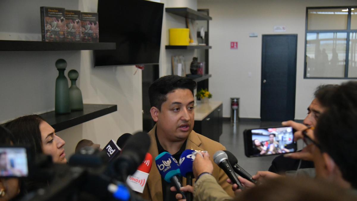 'Andrés Hernández no debería estar vinculado al servicio diplomático': funcionarios de carrera piden investigación contra cónsul en México