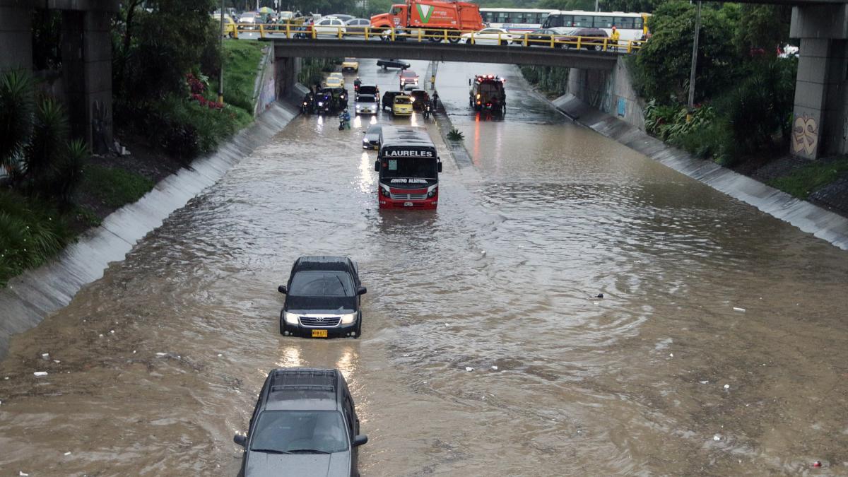 ¿Qué pasó con la idea de las talanqueras para evitar tragedias cuando Medellín se inunda? 