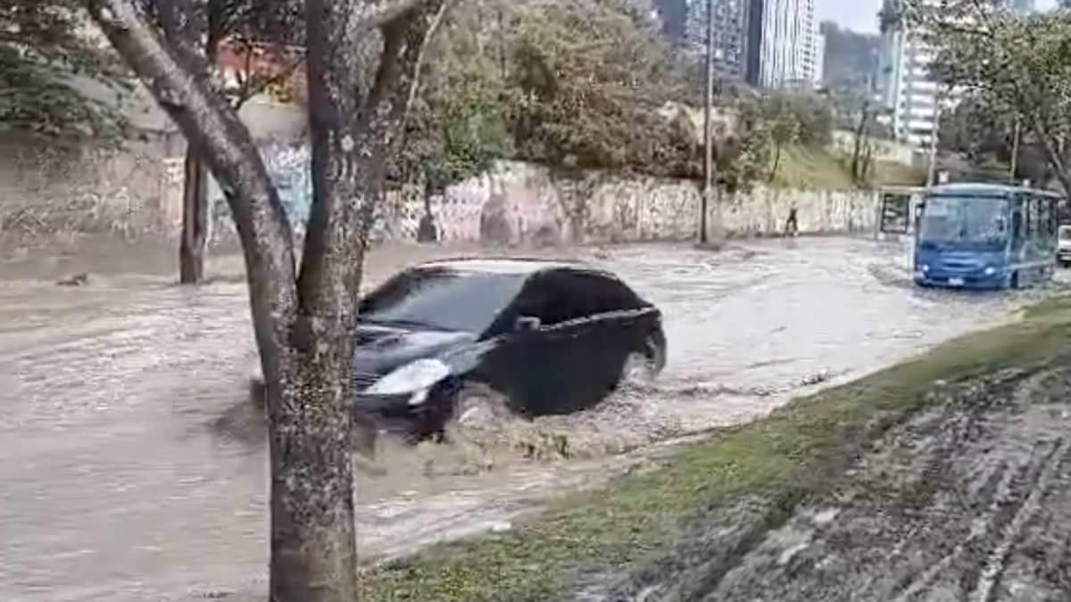 Se presentan fuertes lluvias en el norte de Bogotá: hay afectaciones de movilidad en la localidad de Usaquén 