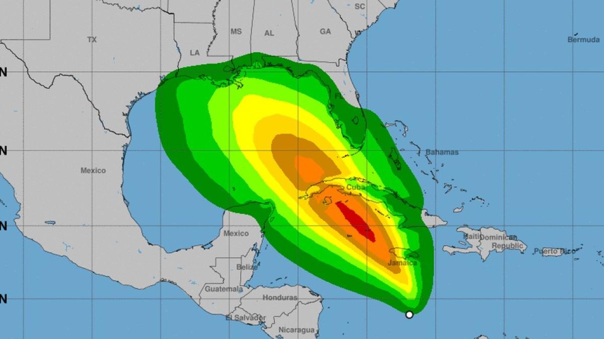 Florida, waiting for a new tropical depression: Hurricane Center