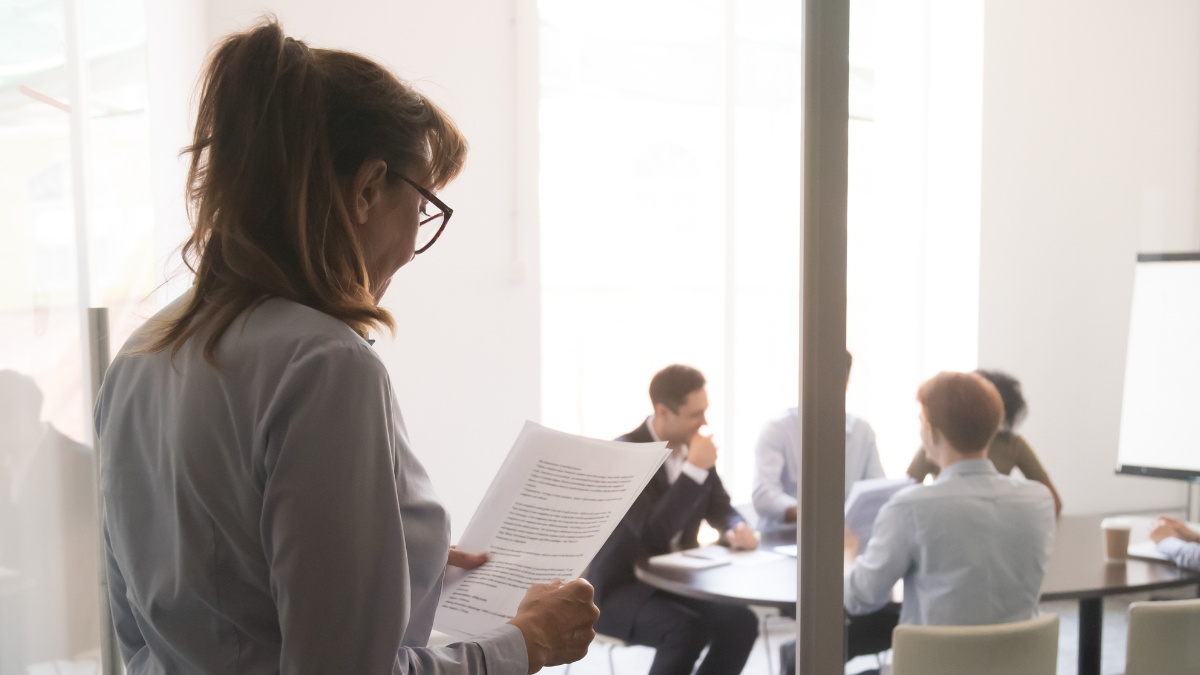 ¿Evita hablar en público por miedo a ser juzgado? 13 formas de superar la vergüenza y potenciar su crecimiento personal