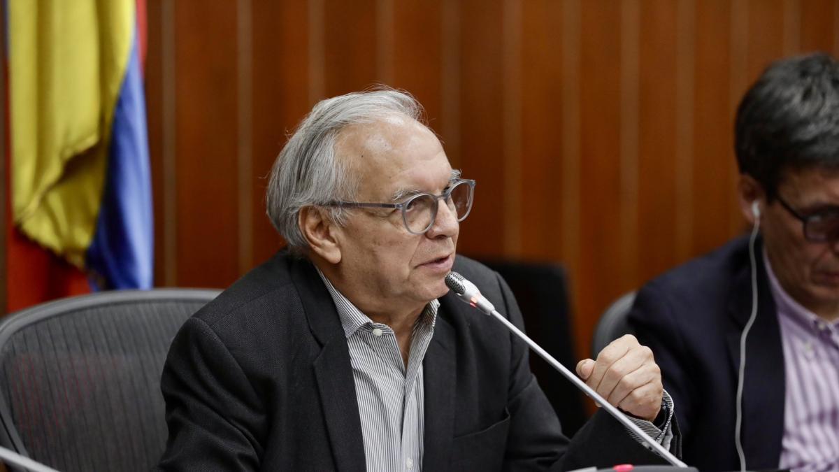 Ministro de Hacienda, Ricardo Bonilla, podría estar en la mira de la Procuraduría por inasistencias a debates de control político