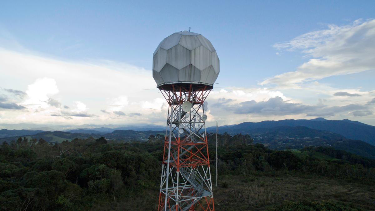 El moderno radar meteorológico, que es único en Colombia, con el que enfrentan las fuertes lluvias en Medellín: así funciona 