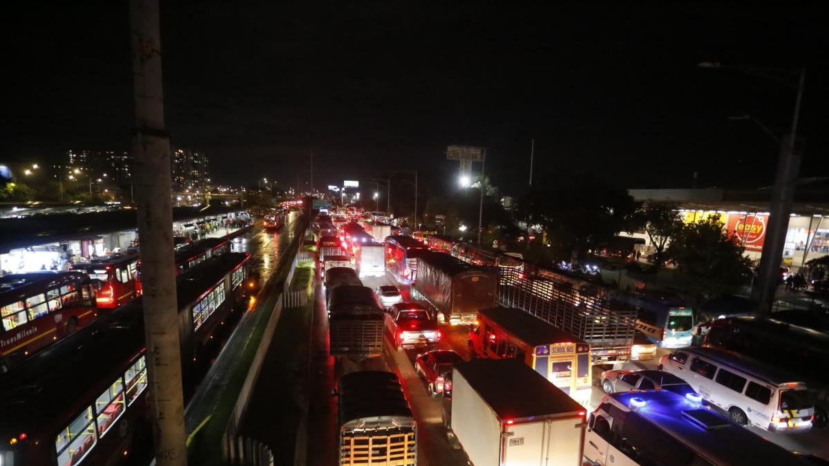 El concesionario Ruta Bogotá Norte dijo que había advertido sobre riesgo de inundaciones presentadas en la Autopista Norte y la necesidad de intervenirla 