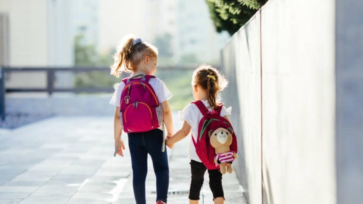 'Mis hijas de 9 y 5 años tienen una actividad después de la escuela y las dejo caminar solas; fue una gran decisión'